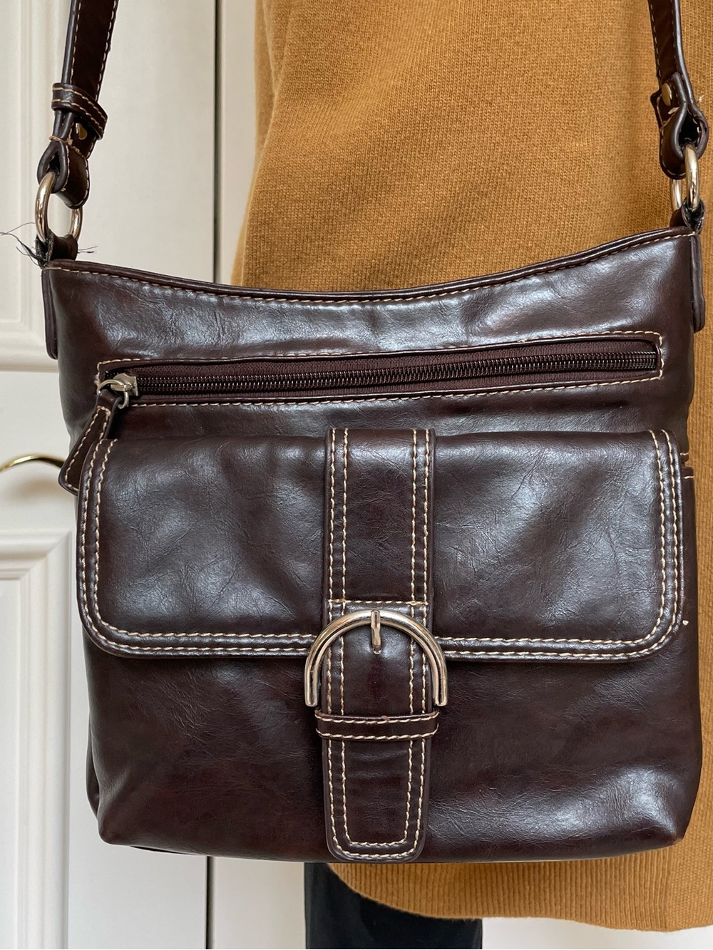 Minelli Italy Brown Crossbody Bag Buckle Front Multi Pocket Purse